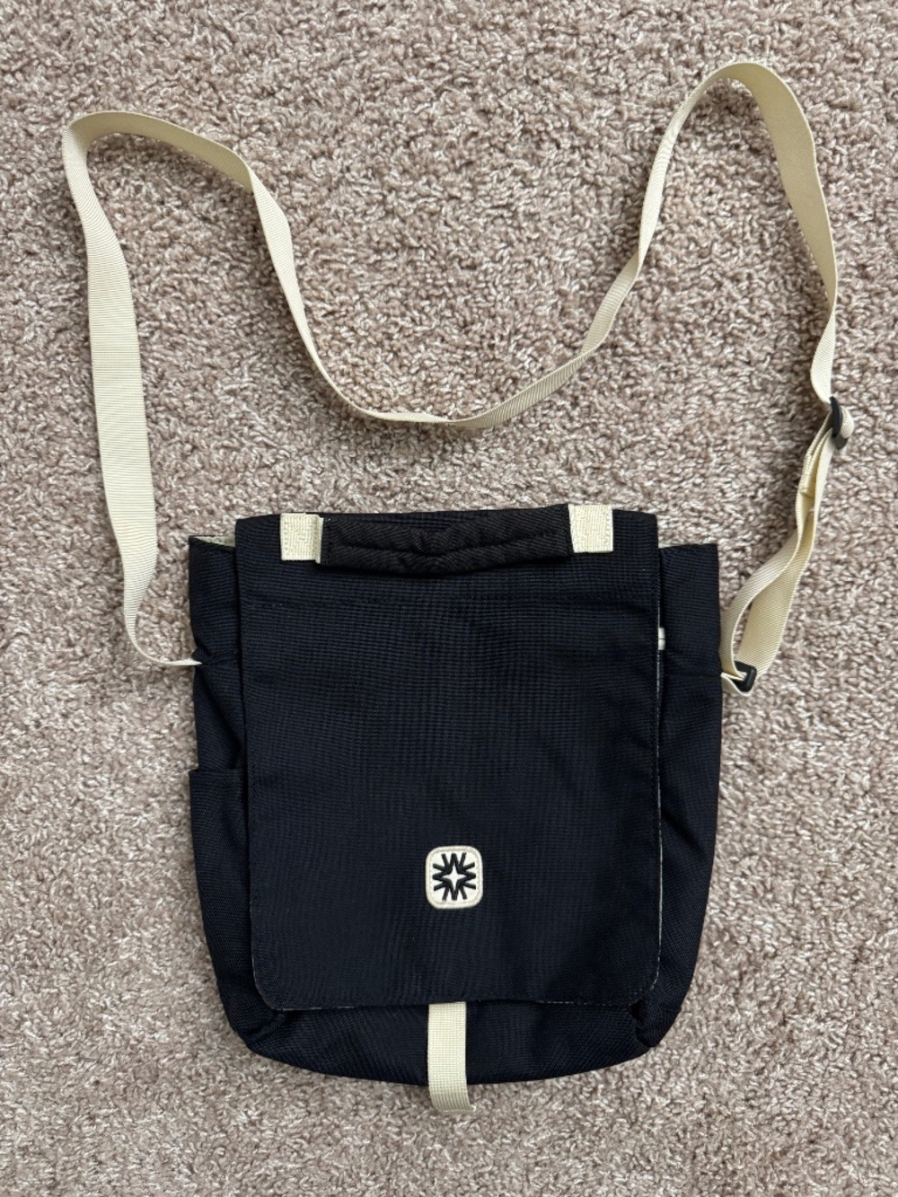 Walker Goods Messenger crossbody bag in Black